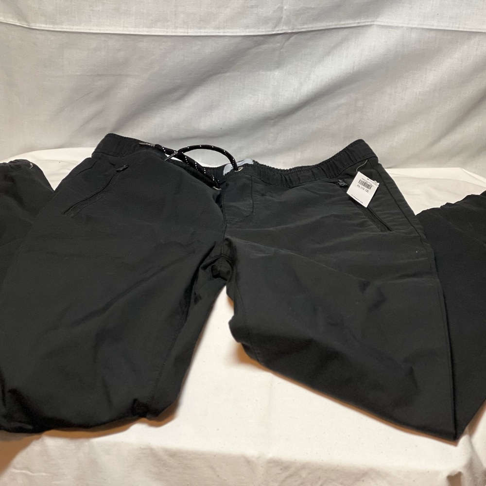 Boys new with tags Old Navy joggers size XL 14-16